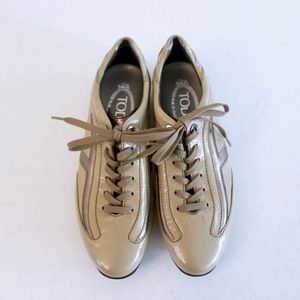 Tod's (Made in Italy) Tan/Gold Color